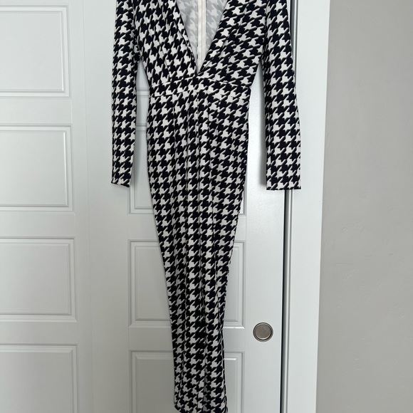 ASOS DESIGN Plunge Tux Jumpsuit in houndstooth - Picture 11 of 11